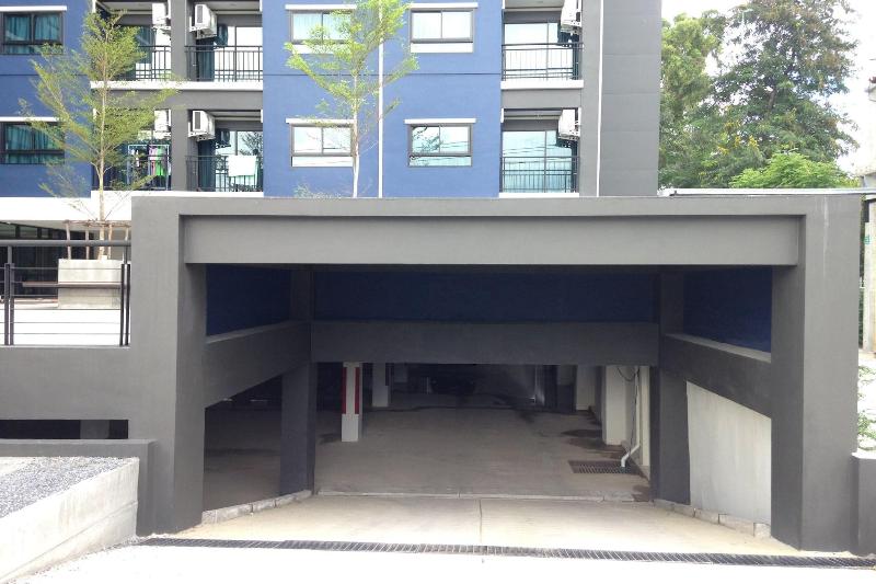 هاستل Ploen Ploen Residence