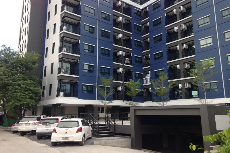 هاستل Ploen Ploen Residence