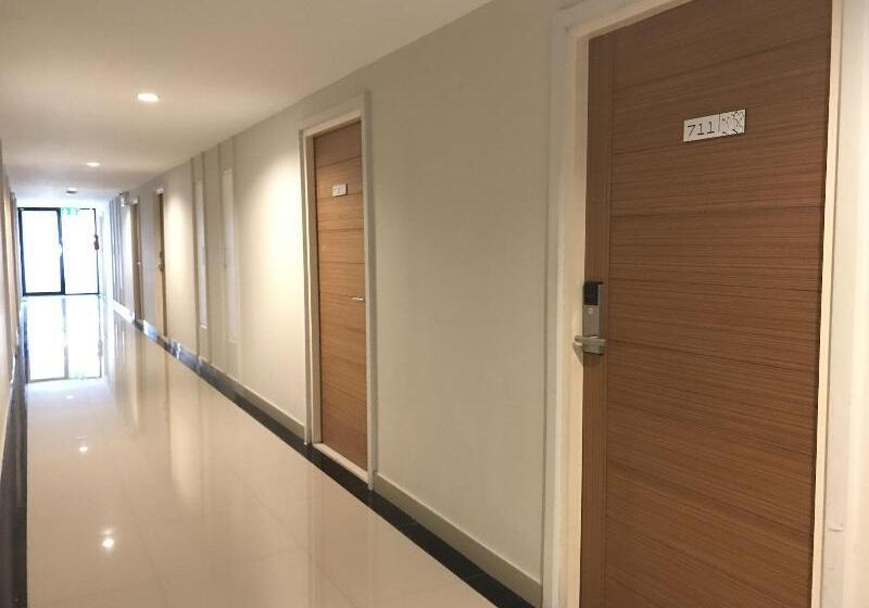 هاستل Ploen Ploen Residence