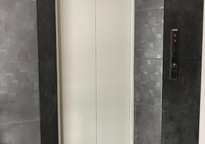 هاستل Ploen Ploen Residence