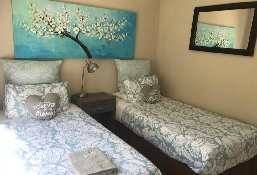 Пансион Bay Breeze Guesthouse Selfcatering