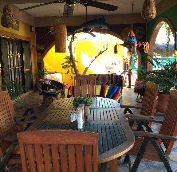 پانسیون Leo's Baja Oasis