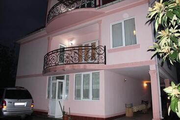 پانسیون Villa Jakos Paradise