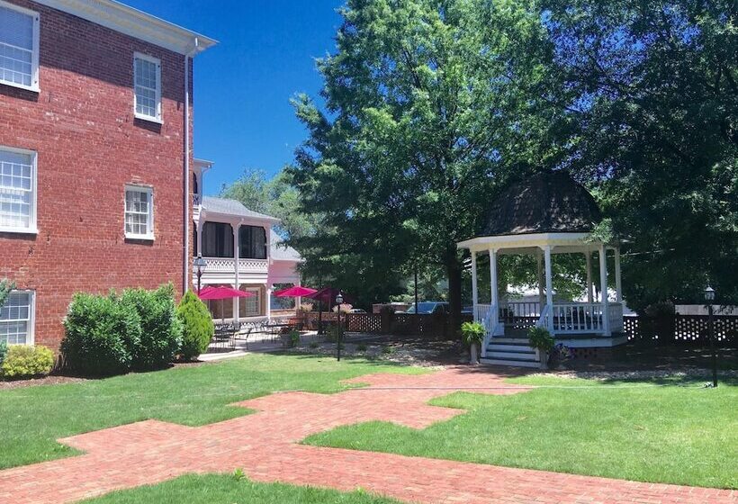 旅馆 Hale Springs Inn