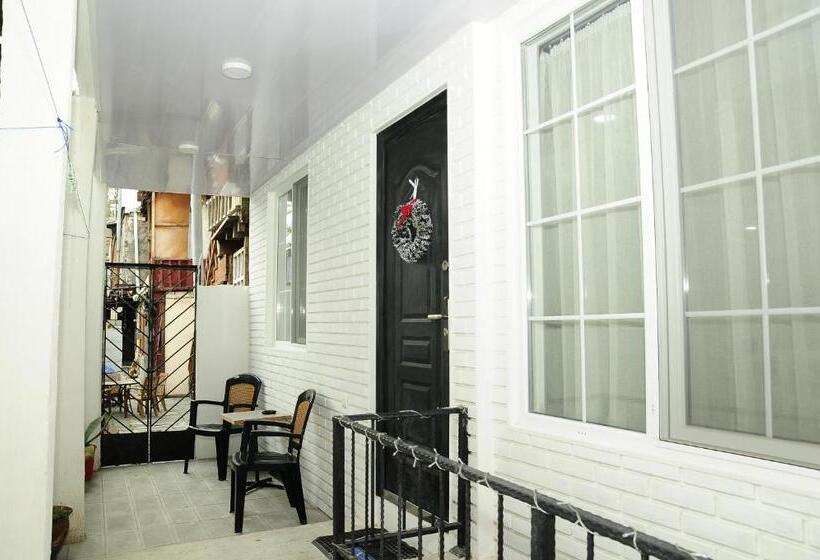 پانسیون Erik's Guest House