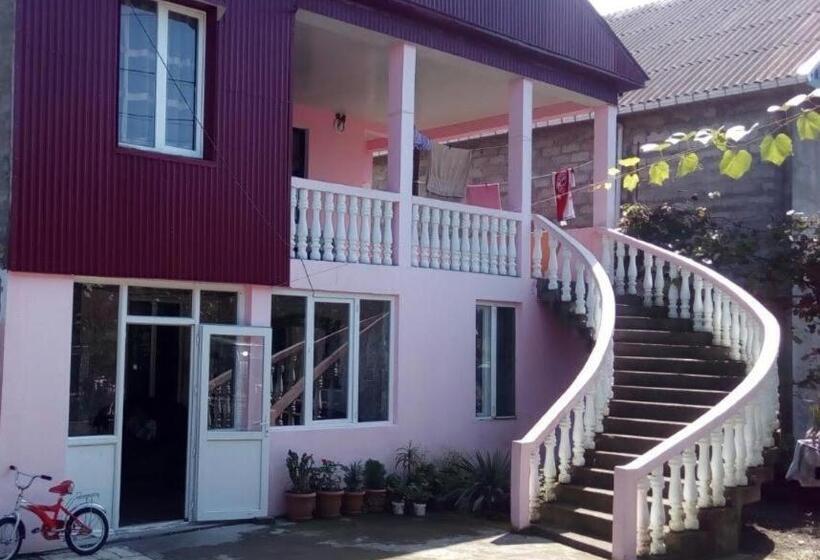 پانسیون Guest House Gia   Bagrationi St # 42