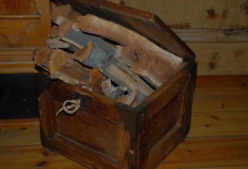 פנסיון Moonlight Manor