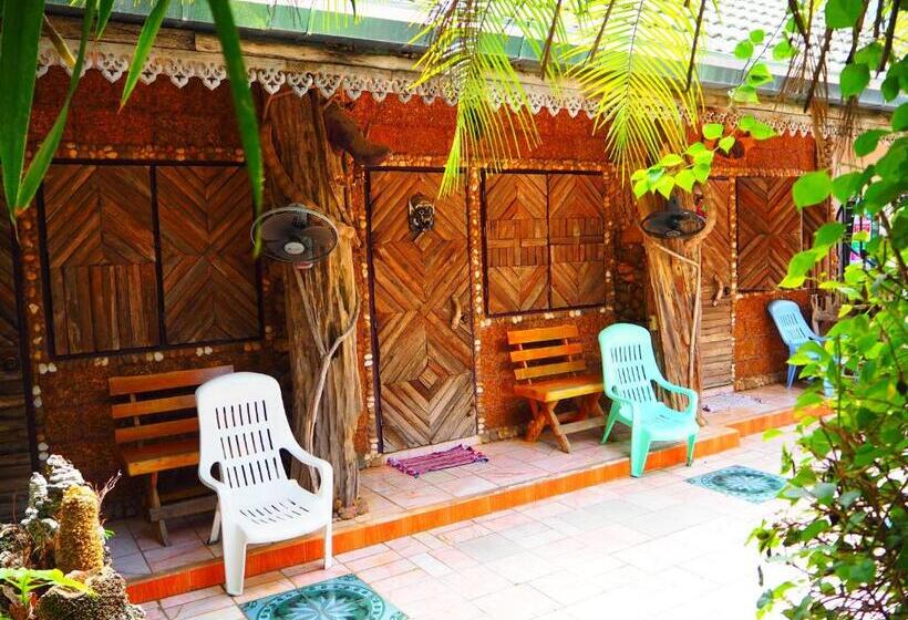 پانسیون Three J Guesthouse
