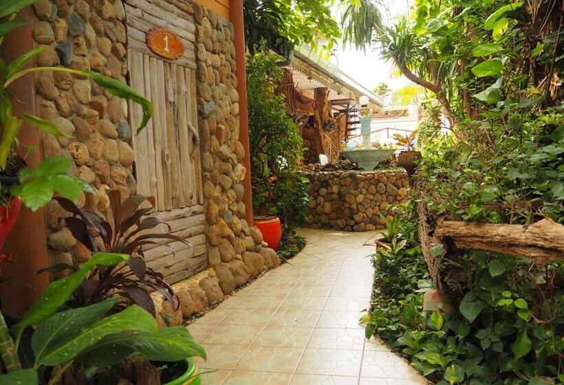 پانسیون Three J Guesthouse