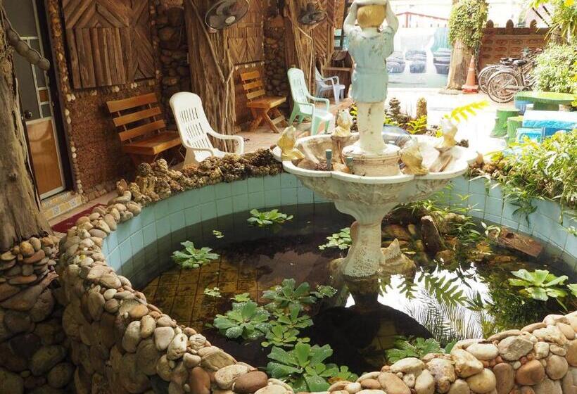 پانسیون Three J Guesthouse