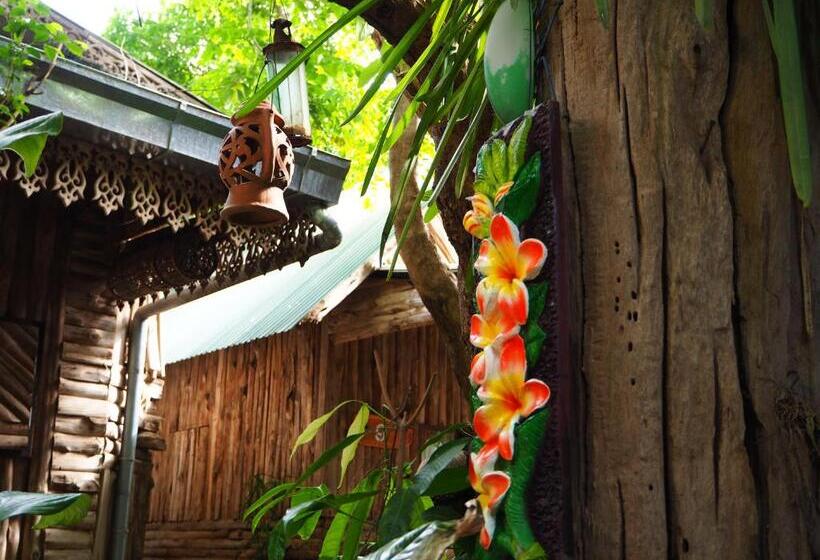 پانسیون Three J Guesthouse