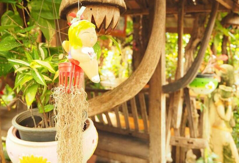 پانسیون Three J Guesthouse