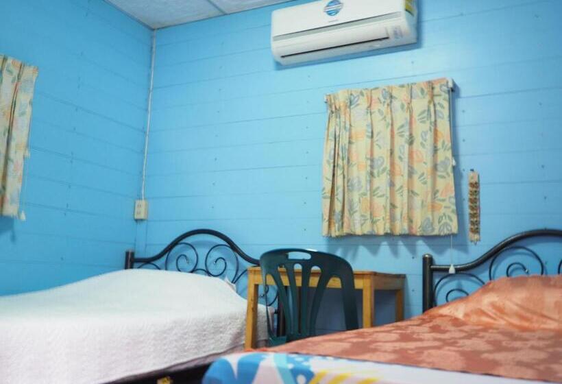 پانسیون Three J Guesthouse