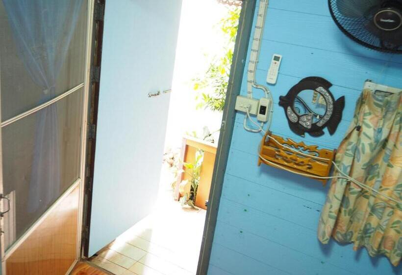 پانسیون Three J Guesthouse