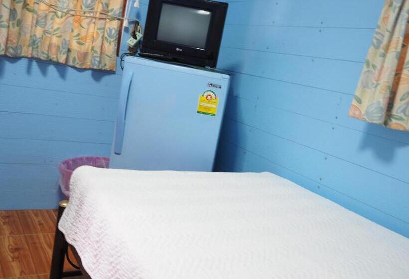 پانسیون Three J Guesthouse