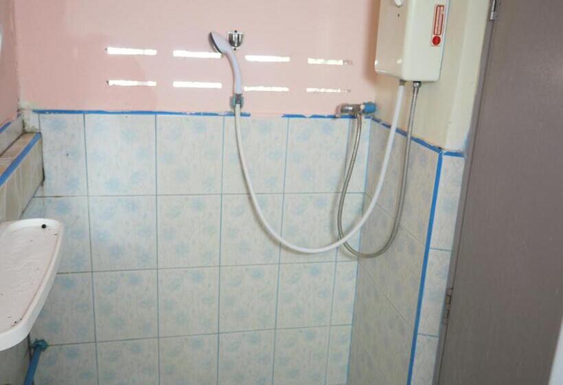 پانسیون Three J Guesthouse