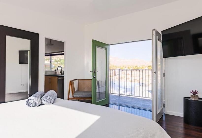 هاستل Desert Hot Springs Inn