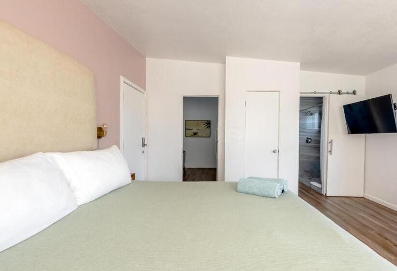 هاستل Desert Hot Springs Inn
