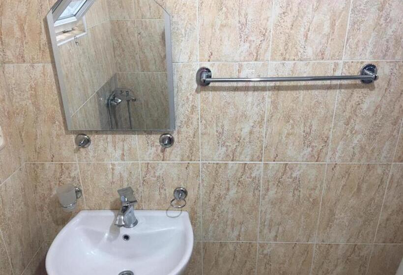 پانسیون Guest House Roman/gonio