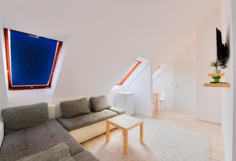 Пансион Oliver Inn