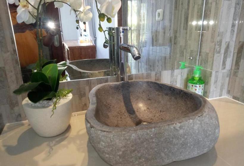 Пансион Suryadina Guest House
