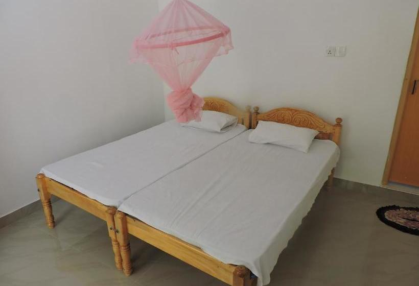 پانسیون Gopalapuram Guest House