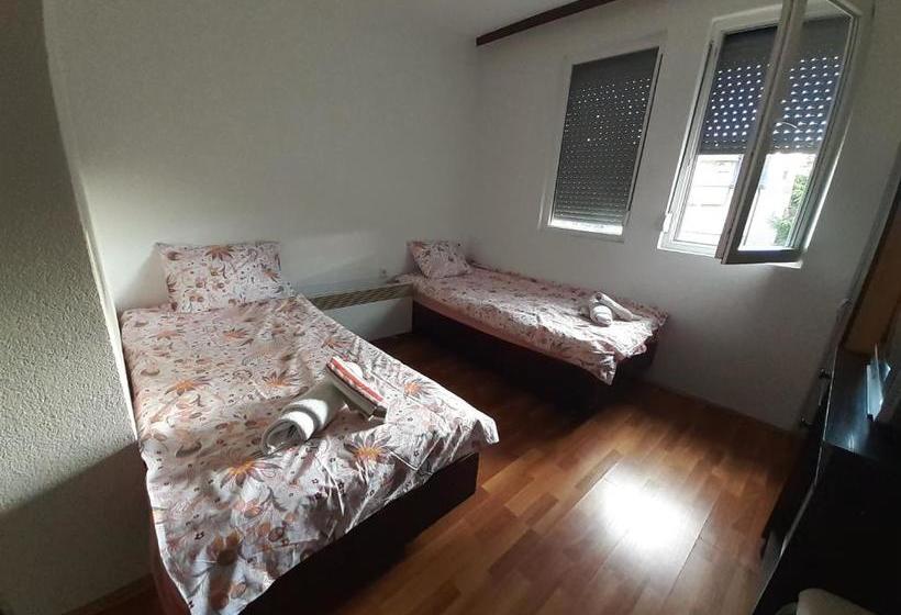 پانسیون Guest House Zarnovel Palace