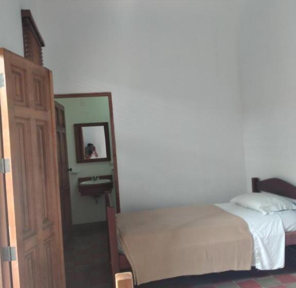 هاستل Backpackers Inn