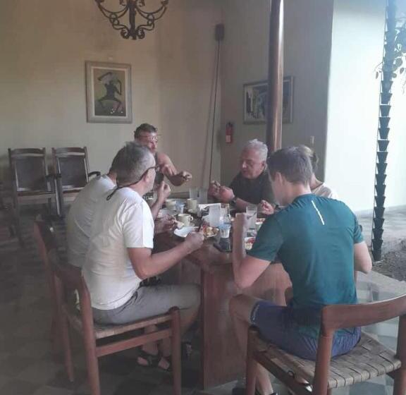 هاستل Backpackers Inn