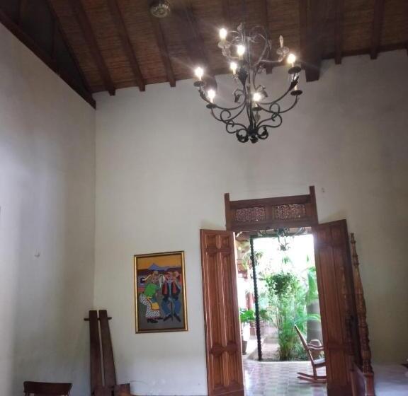 هاستل Backpackers Inn