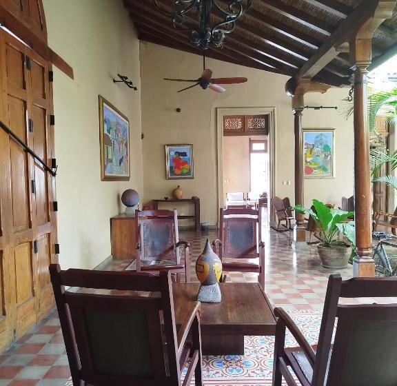 هاستل Backpackers Inn