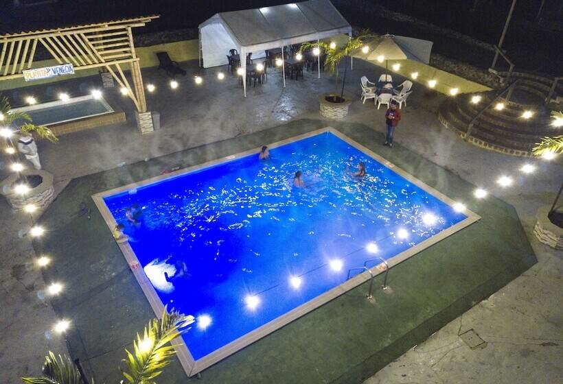 هتل Lagos De Venecia