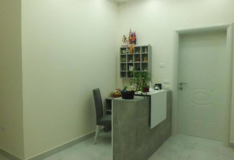 پانسیون Red Rose Guest House