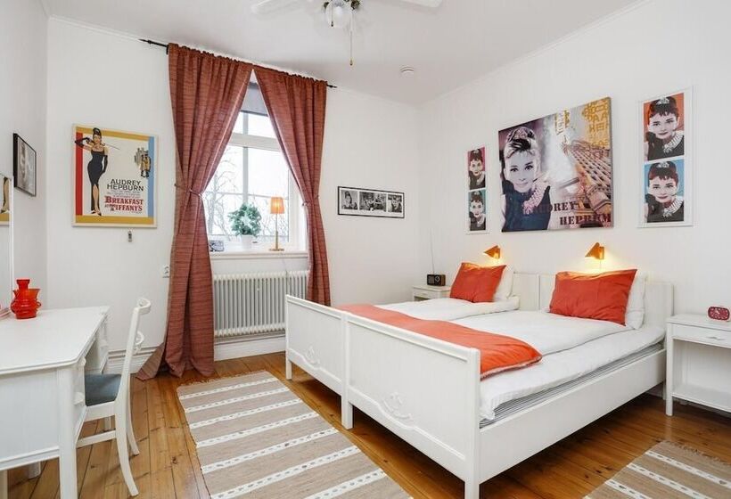 تختخواب و صبحانه Hagbackensgård Bed&breakfast