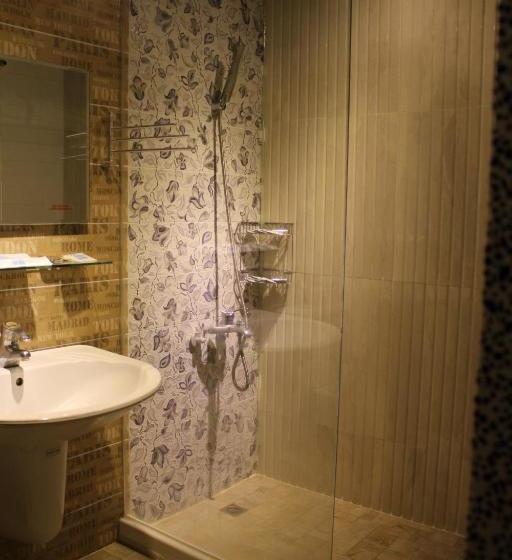 تختخواب و صبحانه Hi Young Castle