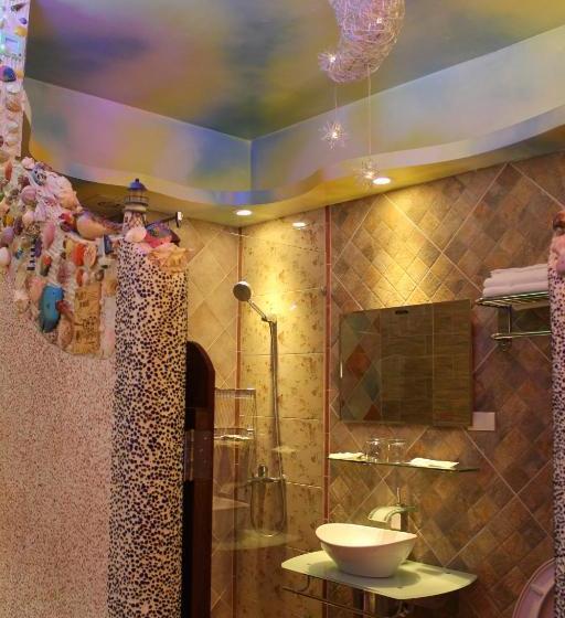 تختخواب و صبحانه Hi Young Castle