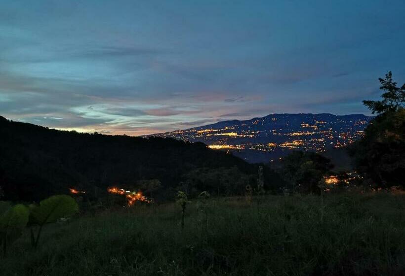فندق Finca Queveri