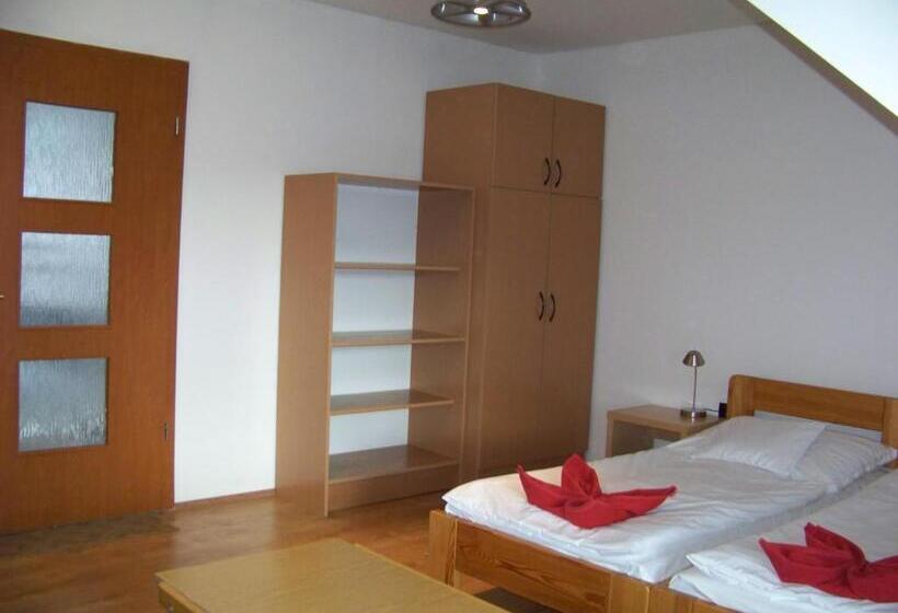 پانسیون Alpesi Apartman