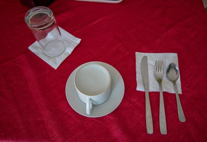 پانسیون Hostal Andry