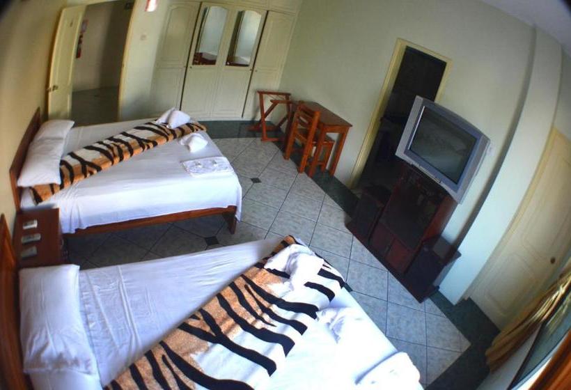 پانسیون Hostal Andry