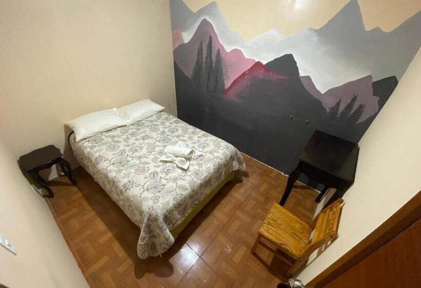 پانسیون Latacunga Hostel