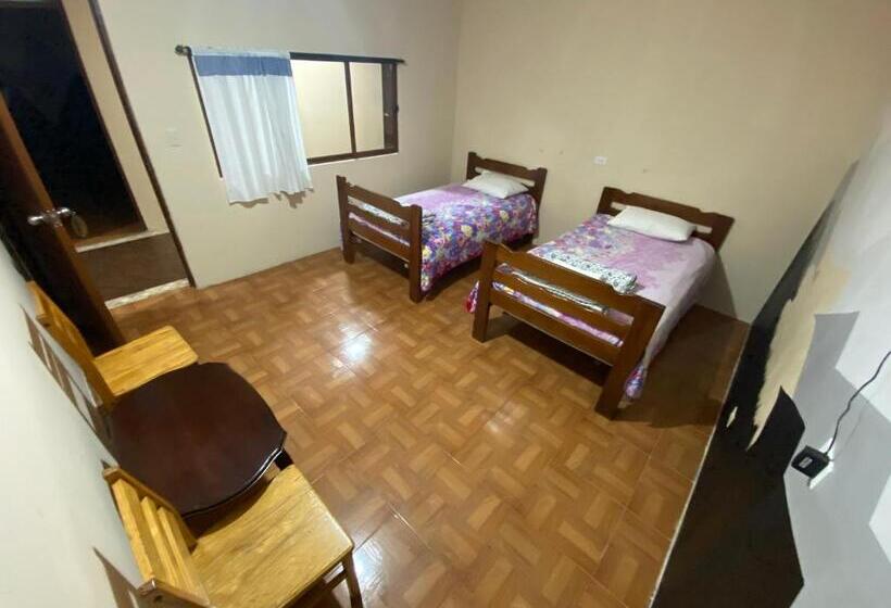 پانسیون Latacunga Hostel