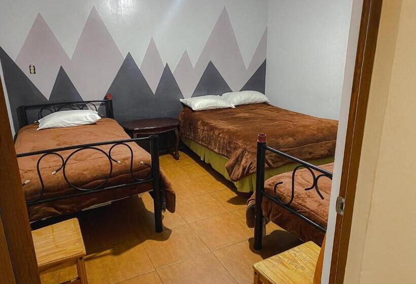 پانسیون Latacunga Hostel