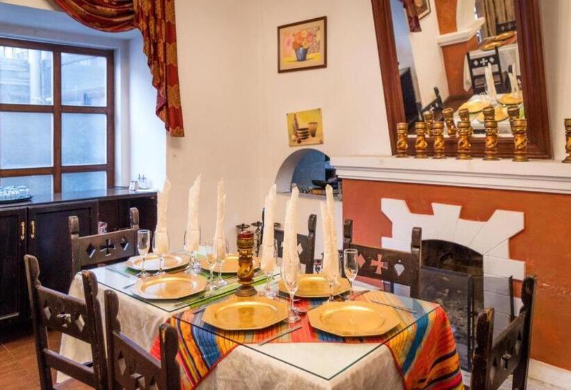 پانسیون Latacunga Hostel