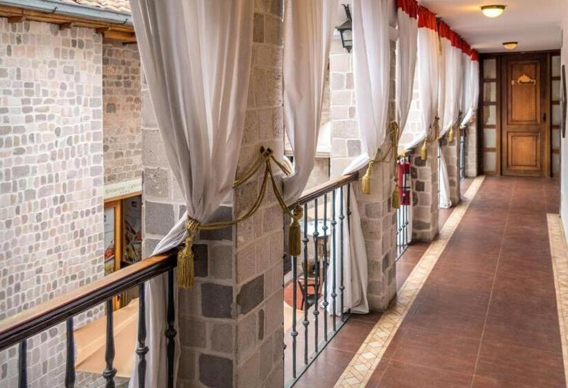 پانسیون Latacunga Hostel