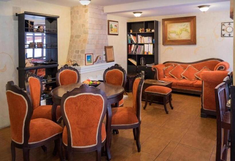 پانسیون Latacunga Hostel