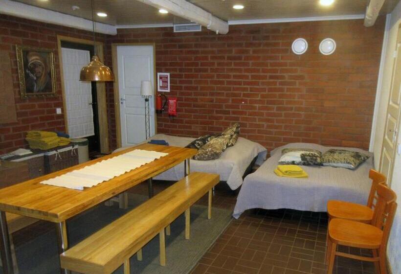 پانسیون Turusensaha Guesthouse