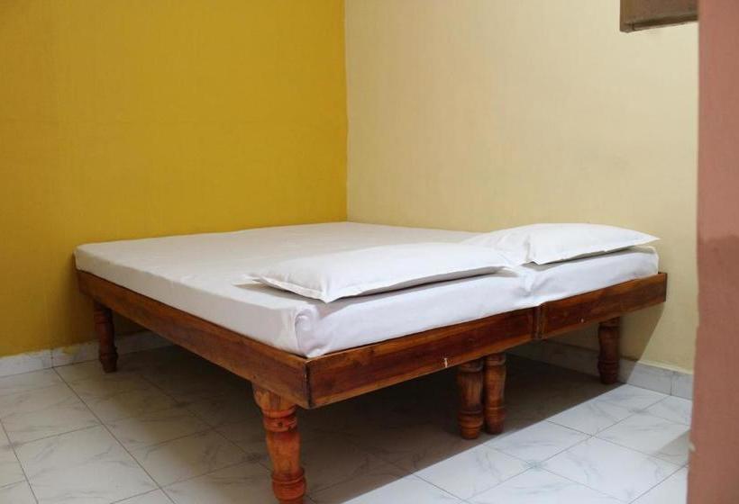پانسیون Riverside Homestay