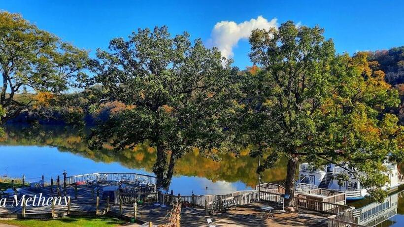 هاستل Paddle Wheel Inn