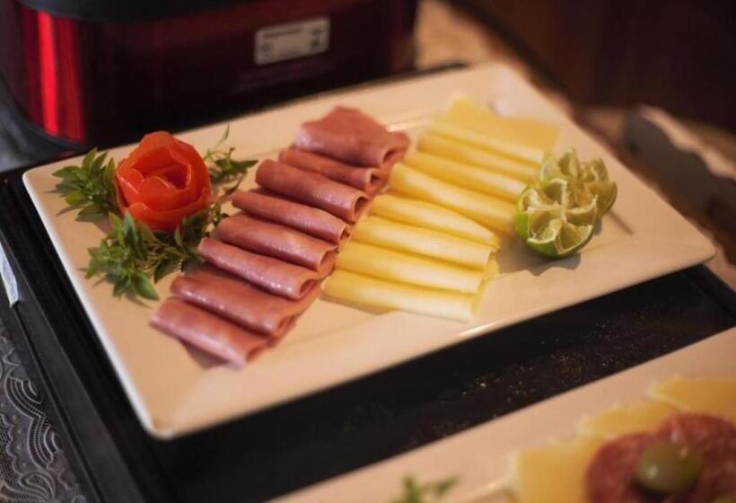 بنسيون Aki Pousada